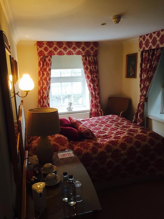 Millhouse Hotel And Riverside Restaurant Sharnbrook Стая снимка