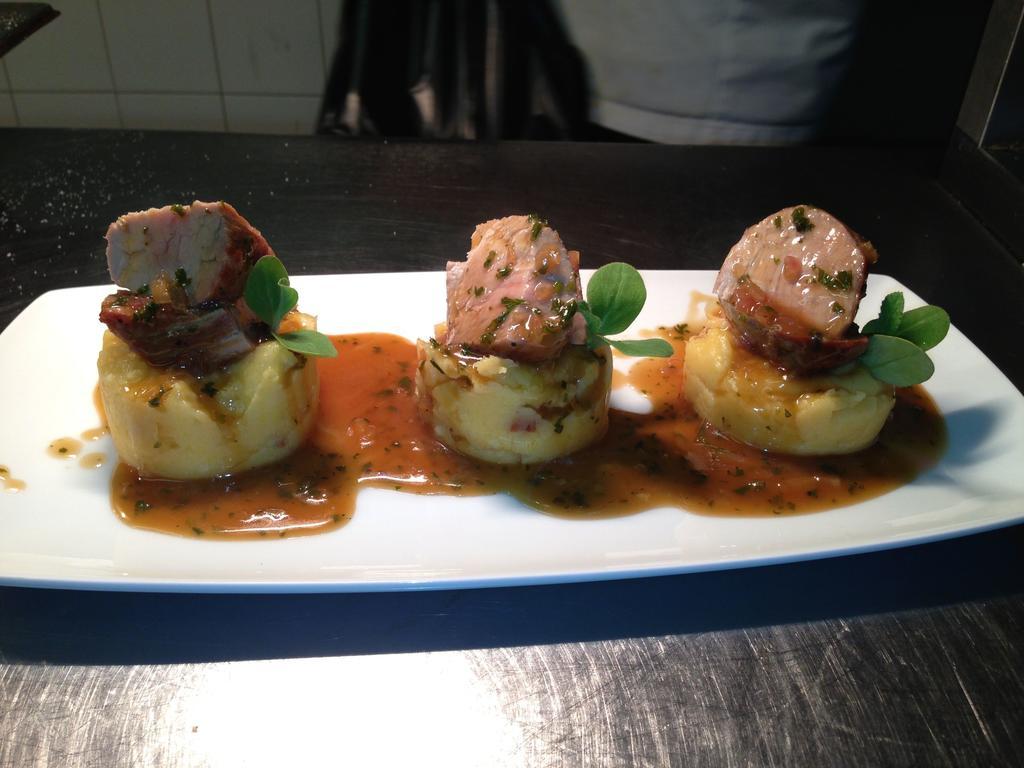 Millhouse Hotel And Riverside Restaurant Sharnbrook Екстериор снимка
