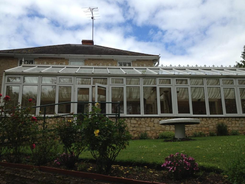 Millhouse Hotel And Riverside Restaurant Sharnbrook Екстериор снимка