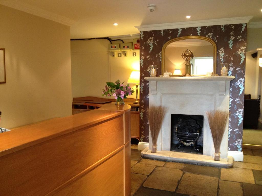 Millhouse Hotel And Riverside Restaurant Sharnbrook Екстериор снимка